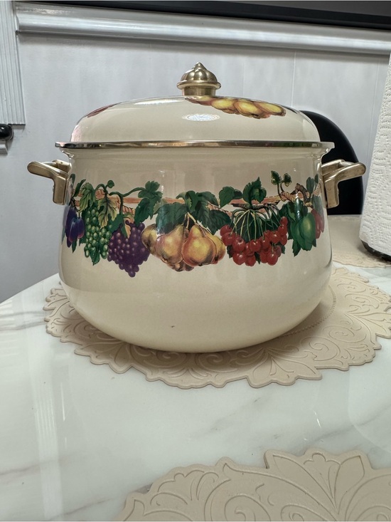 Tabletops Unlimited Other - Vintage Kensington 8 quart Vitro-ceramic Cookware
